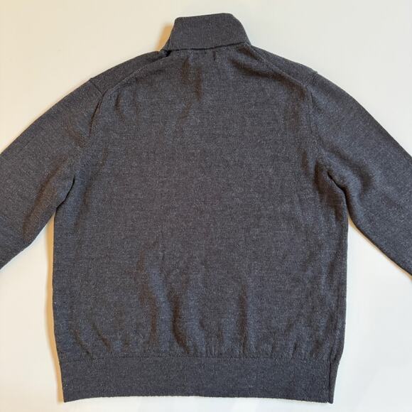 Banana Republic 100% Merino Wool Men's Charcoal Gray Turtleneck Sweater Large - Picture 3 of 9